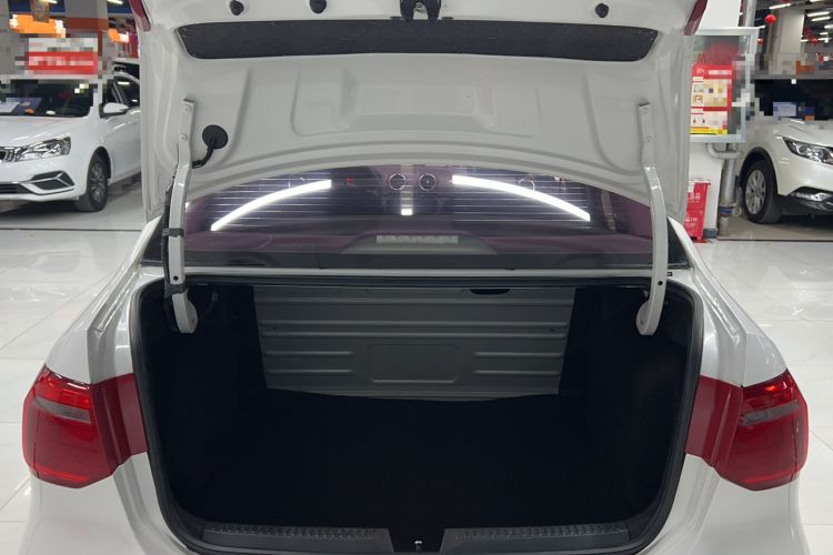 Used Volkswagen Jetta 2015 Zhuihui Edition 1.4L Manual Fashion Model Trunk