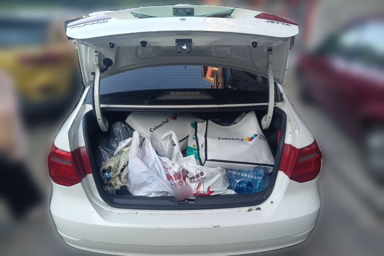 Used Volkswagen Jetta 2015 1.6L Automatic Fashion Model Trunk
