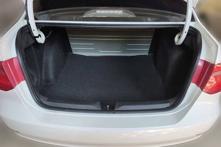 Used Volkswagen Jetta 2015 Value Edition 1.6L Manual Fashionable Style Trunk