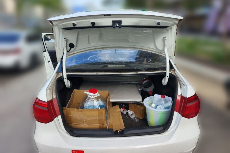 Used Volkswagen Jetta 2015 Zhuihui Edition 1.4L Manual Fashion Model Trunk