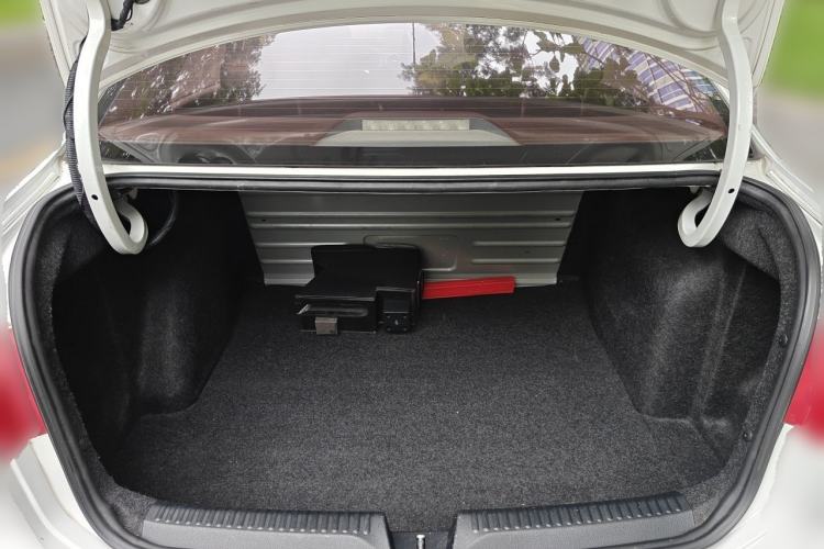 Used Volkswagen Jetta 2015 Zhuihui Edition 1.4L Manual Fashion Model Trunk