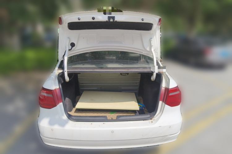 Used Volkswagen Jetta 2015 1.6L Manual Fashion Edition Trunk