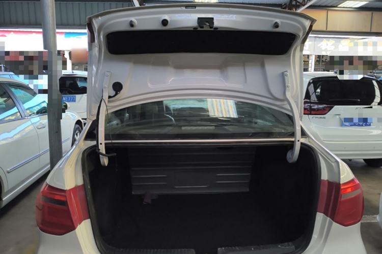 Used Volkswagen Jetta 2015 1.4L Manual Comfort Model Trunk