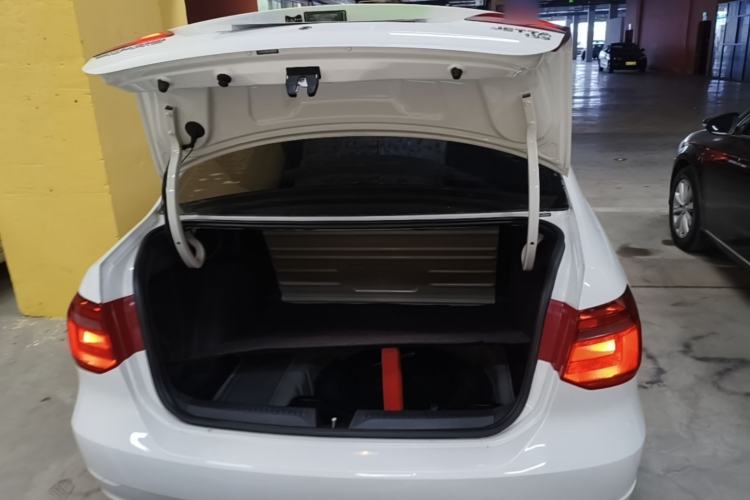 Used Volkswagen Jetta 2015 Value Edition 1.6L Manual Fashionable Style Trunk