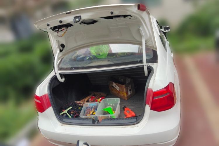 Used Volkswagen Jetta 2015 Zhuihui Edition 1.4L Manual Fashion Model Trunk