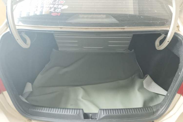 Used Volkswagen Jetta 2015 1.4L Manual Fashion Model Trunk