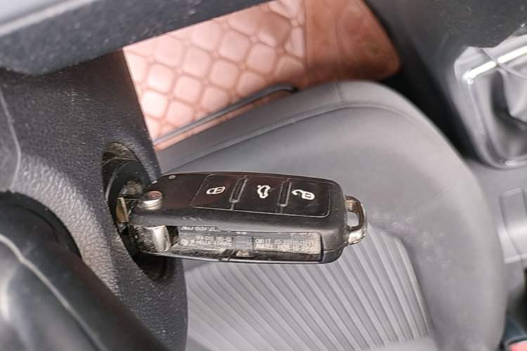 Used Volkswagen Jetta 2015 1.6L Manual Comfort Model Vehicle Key