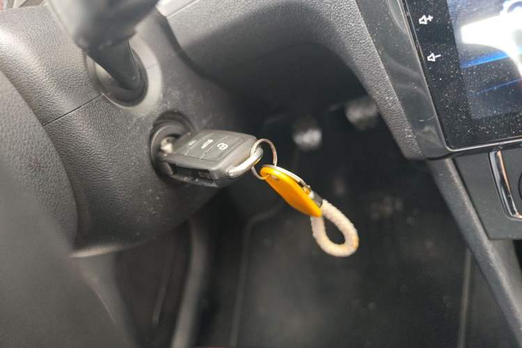 Used Volkswagen Jetta 2015 1.6L Manual Comfort Model Vehicle Key