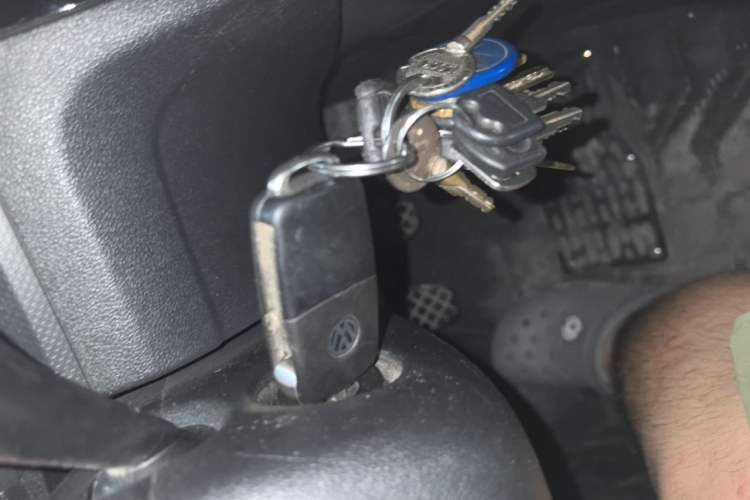 Used Volkswagen Jetta 2015 Zhuihui Edition 1.4L Manual Fashion Model Vehicle Key