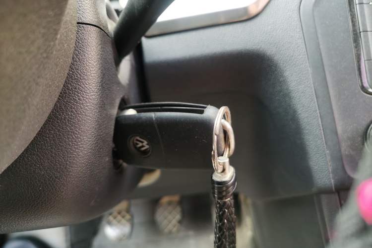 Used Volkswagen Jetta 2015 Zhuihui Edition 1.4L Manual Fashion Model Vehicle Key