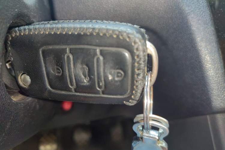 Used Volkswagen Jetta 2015 Zhihui Edition 1.4L Manual Comfort Model Vehicle Key