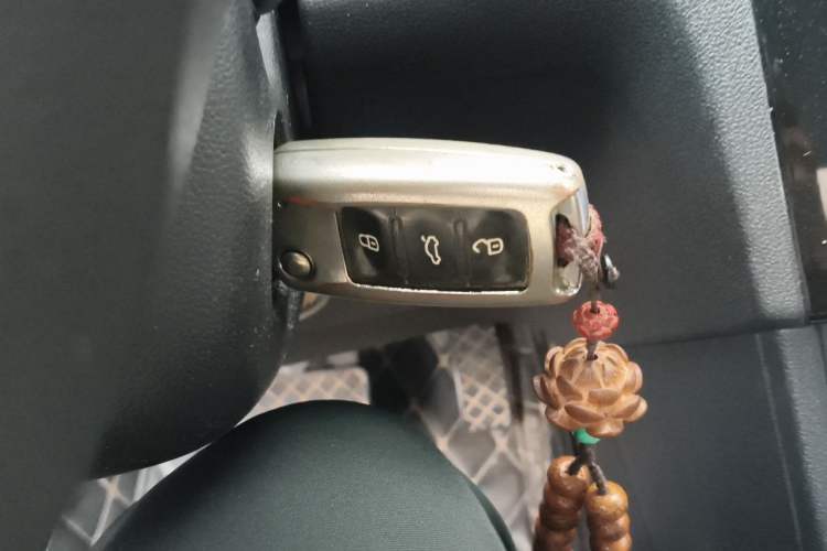 Used Volkswagen Jetta 2015 Value Edition 1.6L Automatic Fashion Version Vehicle Key