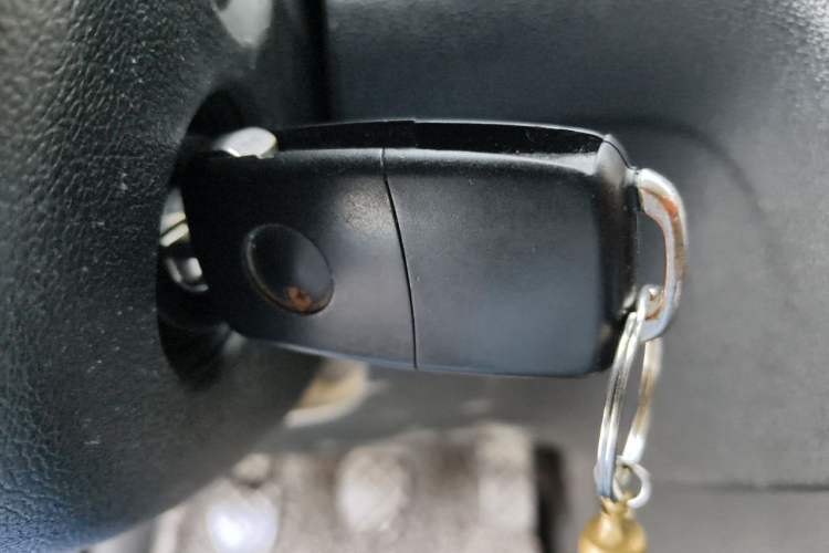 Used Volkswagen Jetta 2015 1.6L Manual Fashion Edition Vehicle Key