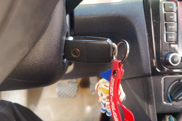Used Volkswagen Jetta 2015 Value Edition 1.6L Automatic Comfort Version Vehicle Key