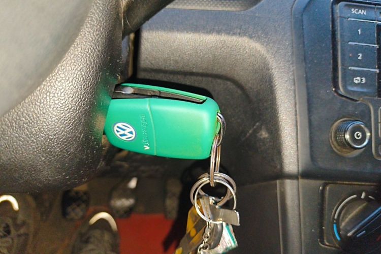 Used Volkswagen Jetta 2015 Zhuihui Edition 1.4L Manual Fashion Model Vehicle Key