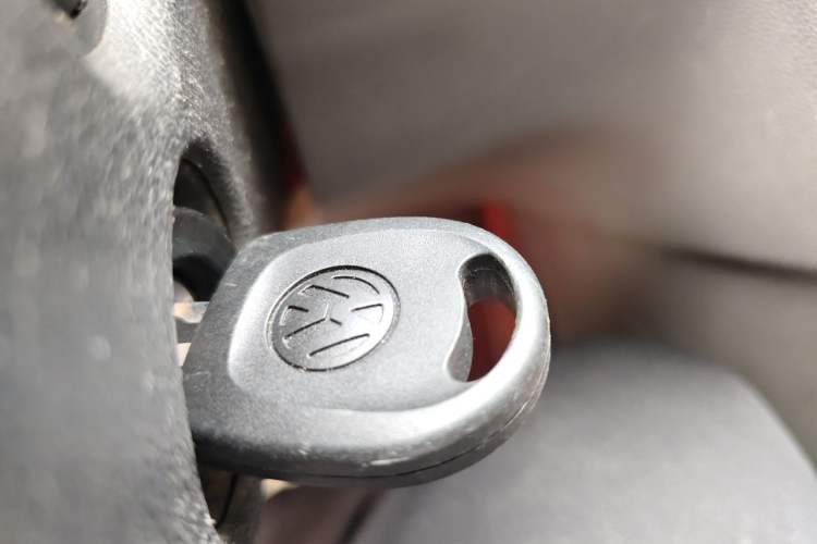 Used Volkswagen Jetta 2015 1.6L Manual Fashion Edition Vehicle Key
