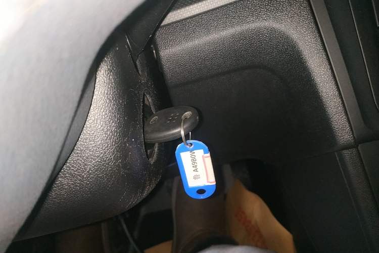 Used Volkswagen Jetta 2015 1.6L Automatic Fashion Model Vehicle Key