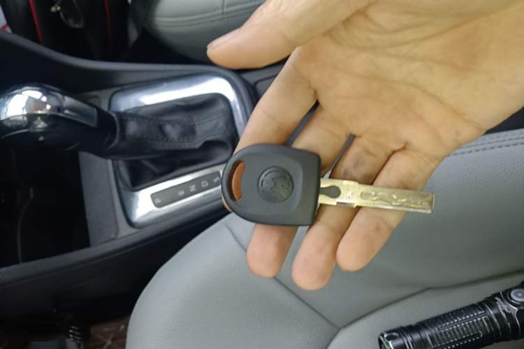 Used Volkswagen Jetta 2015 Value Edition 1.6L Automatic Fashion Version Vehicle Key
