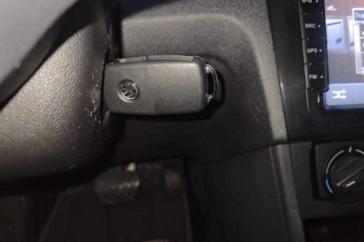 Used Volkswagen Jetta 2015 Value Edition 1.6L Automatic Fashion Version Vehicle Key