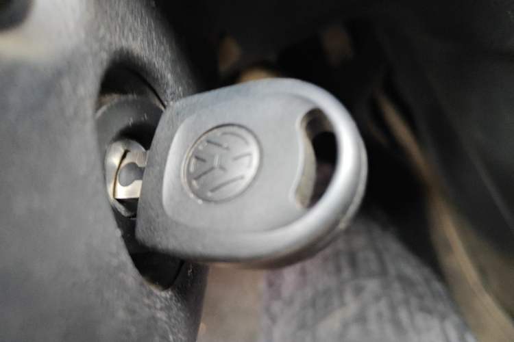 Used Volkswagen Jetta 2015 Value Edition 1.6L Manual Fashionable Style Vehicle Key