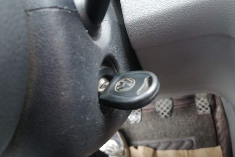 Used Volkswagen Jetta 2015 1.6L Manual Fashion Edition Vehicle Key