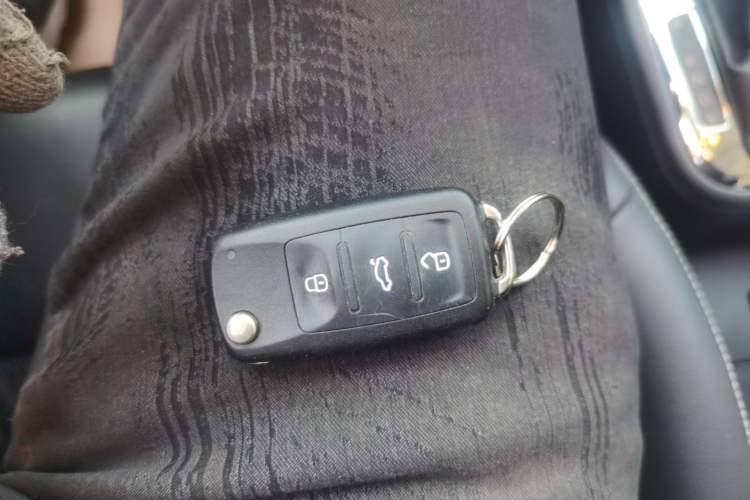 Used Volkswagen Jetta 2015 1.6L Automatic Luxury Model Vehicle Key
