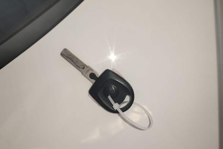Used Volkswagen Jetta 2015 1.6L Manual Fashion Edition Vehicle Key