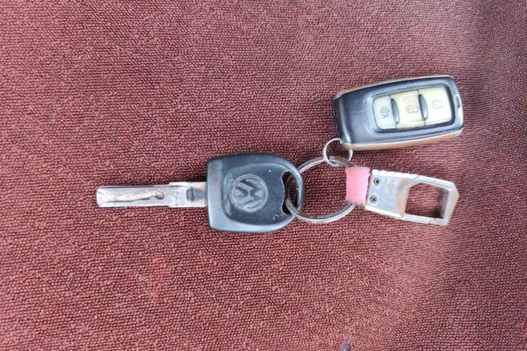 Used Volkswagen Jetta 2015 1.6L Manual Fashion Edition Vehicle Key