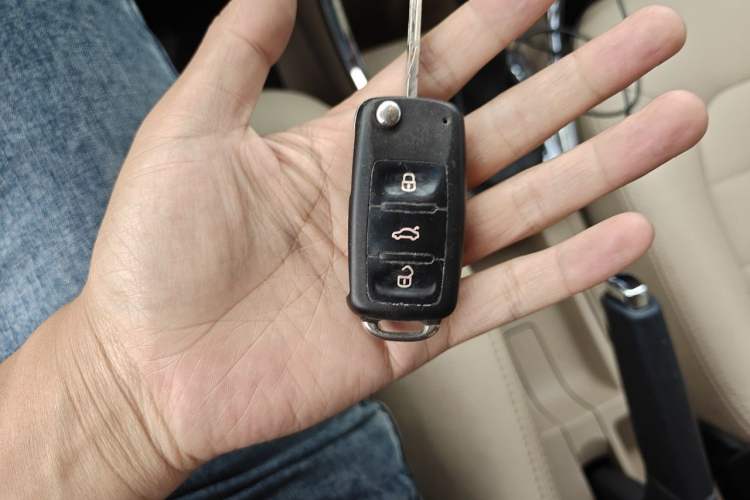 Used Volkswagen Jetta 2015 1.6L Automatic Comfort Model Vehicle Key