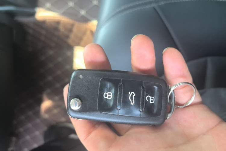 Used Volkswagen Jetta 2015 1.6L Automatic Luxury Model Vehicle Key