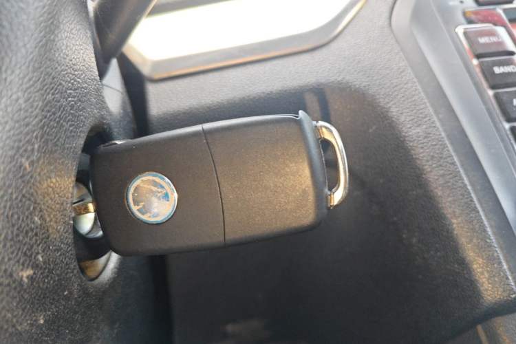 Used Volkswagen Jetta 2015 1.6L Automatic Fashion Model Vehicle Key