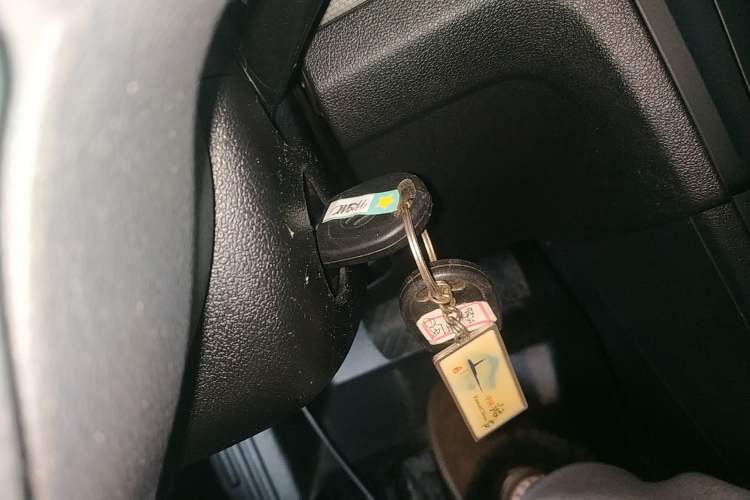 Used Volkswagen Jetta 2015 1.6L Automatic Fashion Model Vehicle Key