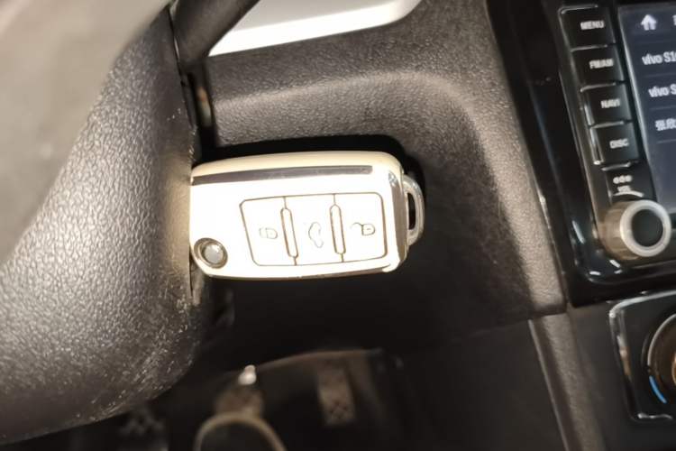 Used Volkswagen Jetta 2015 1.6L Manual Comfort Model Vehicle Key