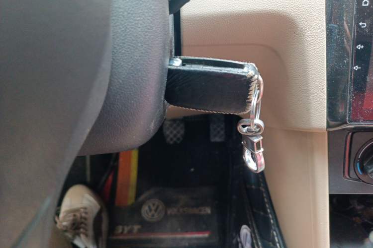 Used Volkswagen Jetta 2015 Zhuihui Edition 1.4L Manual Fashion Model Vehicle Key