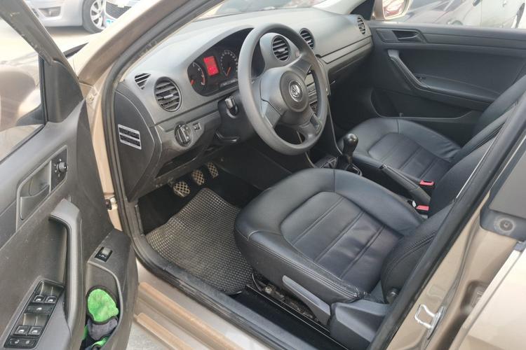Used Volkswagen Jetta 2015 Value Edition 1.6L Manual Fashionable Style Driver Seat