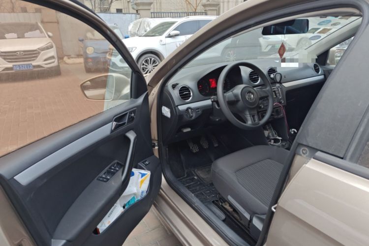 Used Volkswagen Jetta 2015 Zhihui Edition 1.4L Manual Comfort Model Driver Seat
