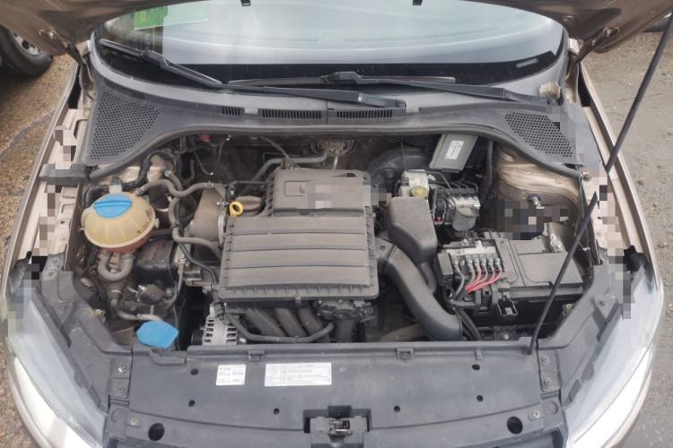 Used Volkswagen Jetta 2015 Value Edition 1.6L Manual Fashionable Style Engine Bay