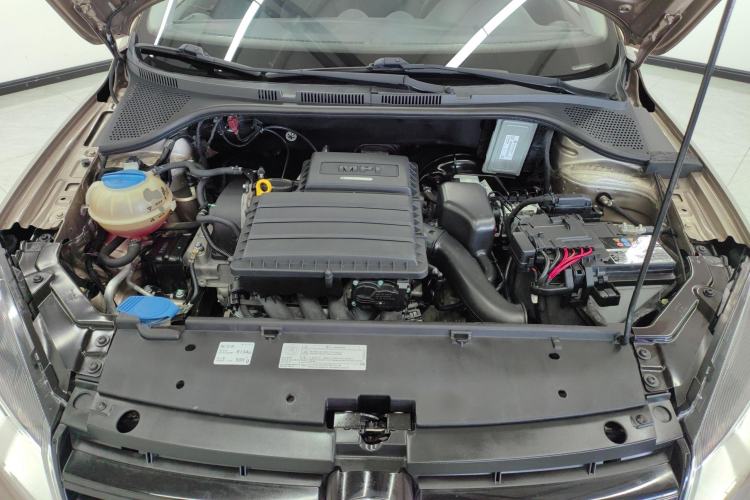 Used Volkswagen Jetta 2015 Value Edition 1.6L Automatic Fashion Version Engine Bay