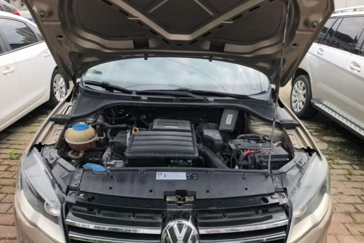 Used Volkswagen Jetta 2015 Value Edition 1.6L Automatic Comfort Version Engine Bay