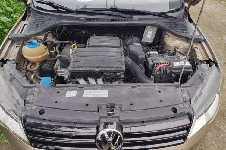 Used Volkswagen Jetta 2015 Value Edition 1.6L Manual Fashionable Style Engine Bay