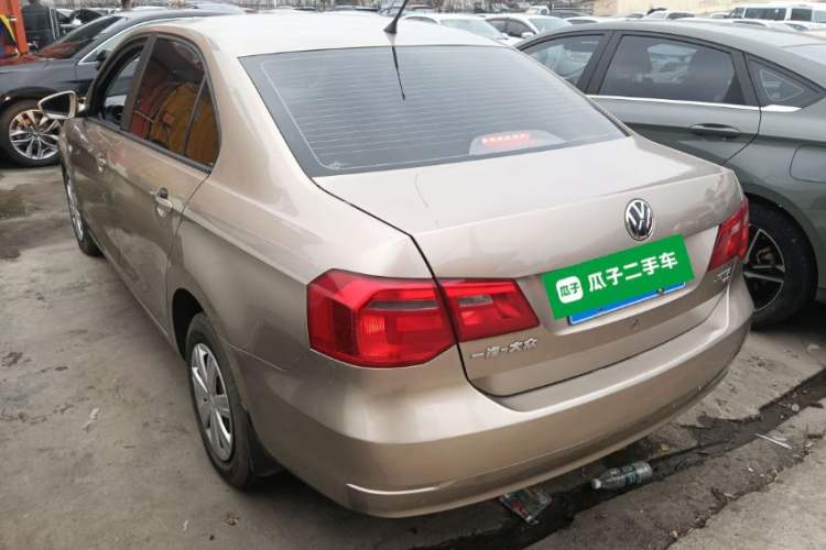 Used Volkswagen Jetta 2015 Value Edition 1.6L Automatic Fashion Version Exterior 2