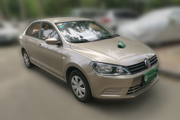 Used Volkswagen Jetta 2015 Value Edition 1.6L Manual Fashionable Style Front Right 45 Deg