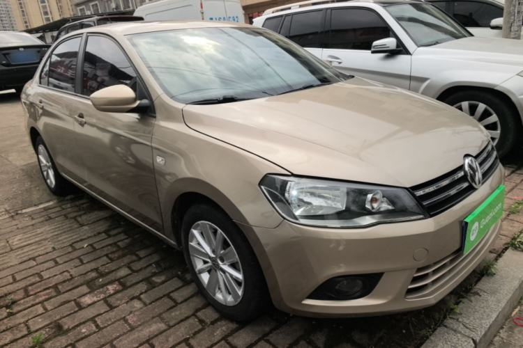 Used Volkswagen Jetta 2015 Value Edition 1.6L Automatic Comfort Version Front Right 45 Deg