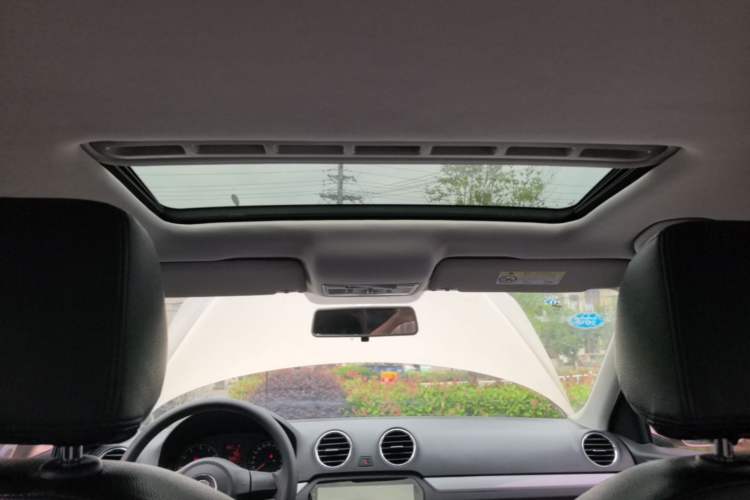 Used Volkswagen Jetta 2015 Value Edition 1.6L Automatic Comfort Version Headliner