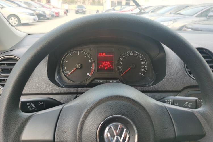 Used Volkswagen Jetta 2015 Value Edition 1.6L Manual Fashionable Style Instrument Cluster