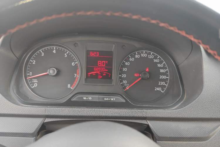 Used Volkswagen Jetta 2015 Zhuihui Edition 1.4L Manual Fashion Model Instrument Cluster