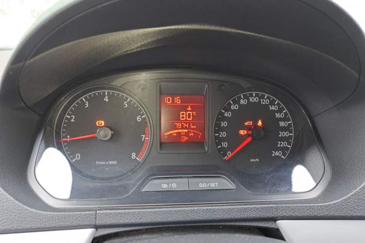 Used Volkswagen Jetta 2015 Zhihui Edition 1.4L Manual Comfort Model Instrument Cluster