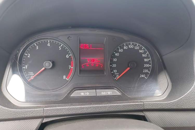 Used Volkswagen Jetta 2015 Value Edition 1.6L Manual Fashionable Style Instrument Cluster