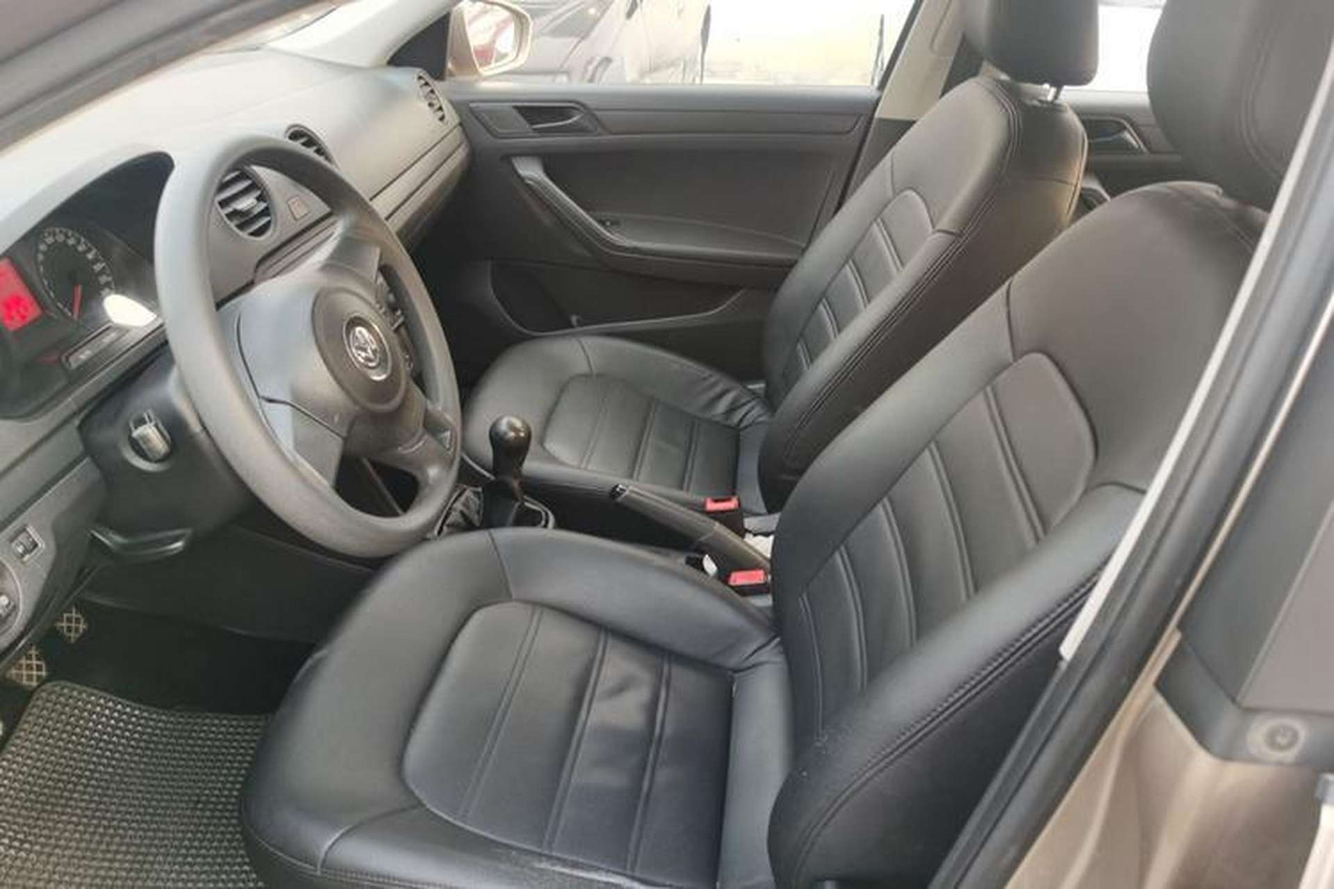 Used Volkswagen Jetta 2015 Value Edition 1.6L Manual Fashionable Style Left Front Seat