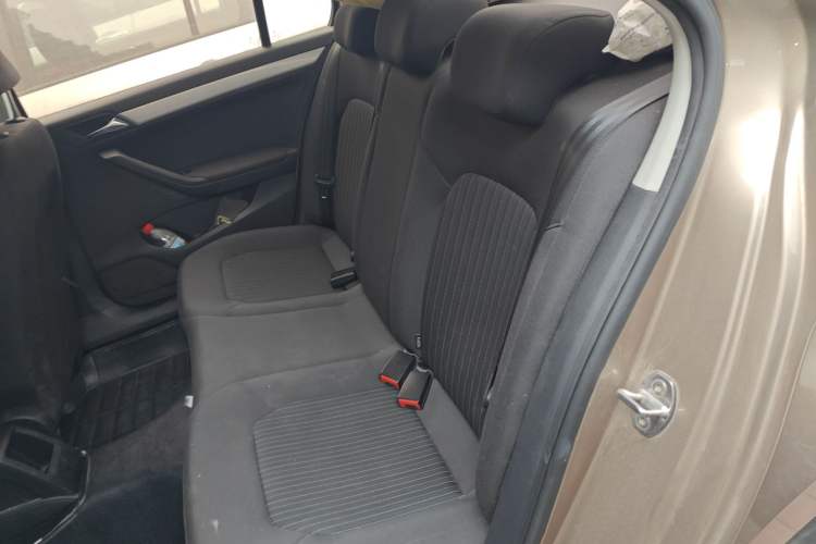 Used Volkswagen Jetta 2015 Zhihui Edition 1.4L Manual Comfort Model Left Rear Seat